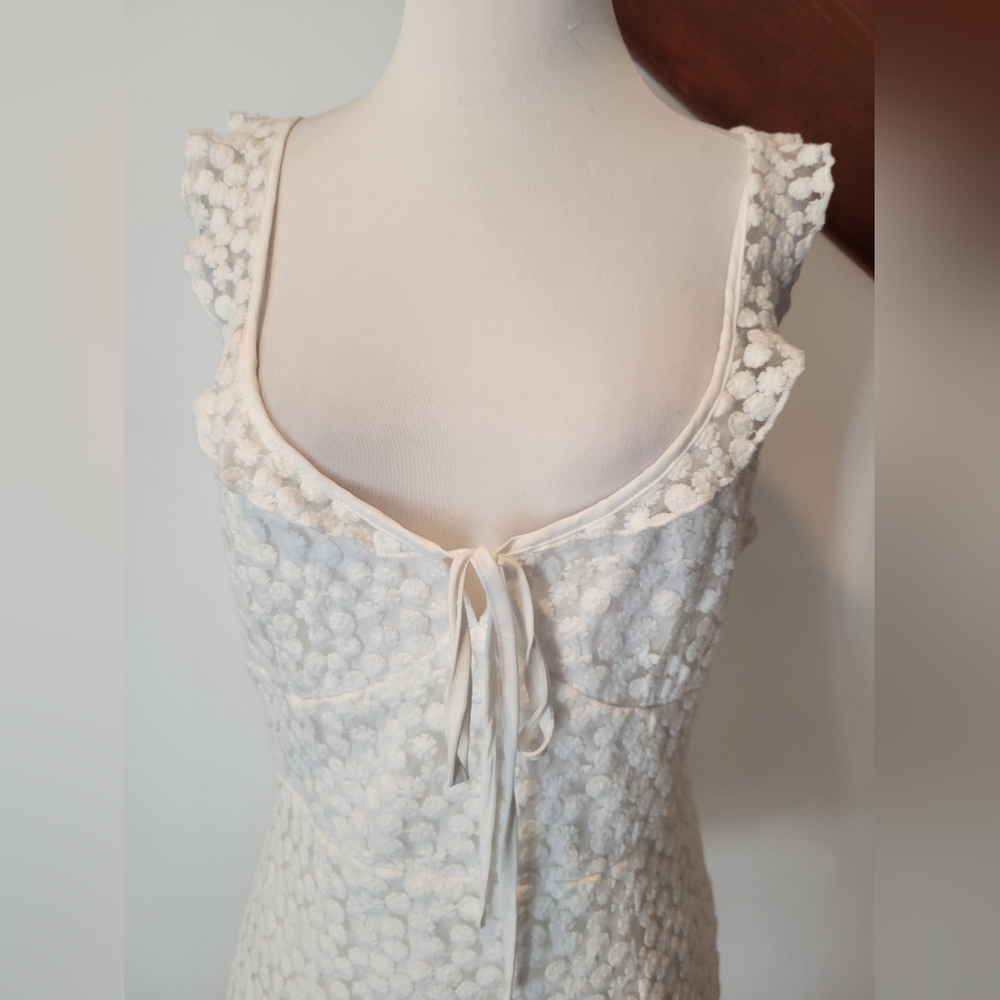 Selfie Leslie White Mini Dress Size  S  Lace Ruffle - Picture 5 of 7